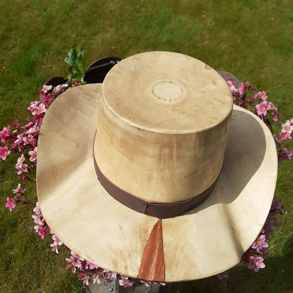 Hut aus Ahorn, D=39cm, H=11cm, Gewicht 364g