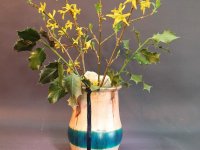 Vase aus Erle mit grünem Epoxidharz, D=12cm, H=16cm mit einem Glaseinsatz 6,8x13cm.