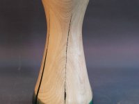 Vase aus Ilex mit grünem Epoxidharz, D=11cm, H=20cm mit einem Glaseinsatz 3x20cm