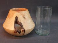 Vase aus Thuja mit Glaseinsatz, D=16cm, H=12,5cm, WS4-5mm